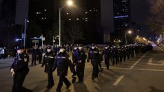 Policie v Pekingu je připravena na zásah proti případným demonstracím lidí, kteří si stěžují na covidová opatření.