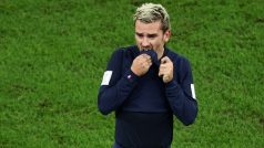 Antoine Griezmann reaguje na neuznání své vyrovnávací branky v nastavení proti Tunisku