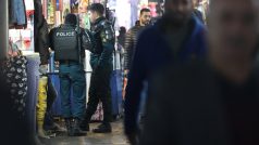 Íránská pořádková policie na teheránské tržnici v předvečer třídenní generální stávky