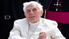 Emeritní papež Benedikt XVI. na mnichovském letišti před odletem do Říma