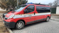 Místo autobusu teď vozí děti z okolí Drahanovic na Olomoucku do školy a zpět dobrovolní hasiči