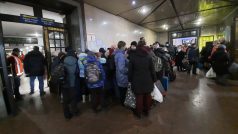 Nádraží ve Lvově je plné uprchlíků
