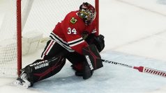 Chicagu nestačilo 23 zákroků Petra Mrázka (na snímku) a podlehlo Anaheimu 2:3 v prodloužení