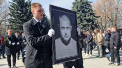 Pohřeb prominentního vojenského blogera Vladlena Tatarského