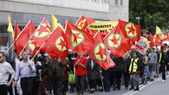 Demonstrace ve Stockholmu proti vstupu do NATO a na podporu tureckých demokratických sil