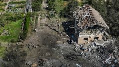 Dům v Kyjevském oblasti zničený při ruském raketovém útoku (fotografie z 27. srpna 2023)