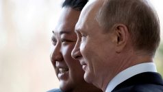 Kim Čong-un a Vladimir Putin na archivní fotografii z jednání ve Vladivostoku z dubna 2019