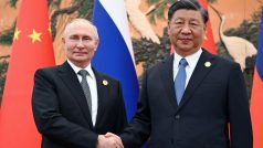 Putin se v Pekingu sešel s čínským prezidentem Si Ťin-pchingem
