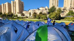 Odpůrci vládní reformy protestují v Jeruzalémě poblíž budovy Knesetu