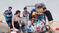 Sbírají se třeba spacáky a karimatky pro vojáky i uprchlíky