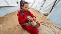 Palestinci ve stanovém táboře v Rafáhu na jihu Pásma Gazy (fotografie z 2. ledna 2024)
