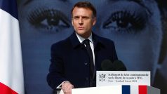 Francouzský prezident Emmanuel Macron během slavnostního aktu změny francouzské ústavy, ve které je nově zakotveno právo na interrupci