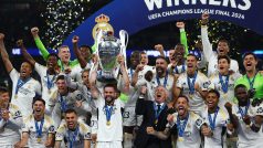 Fotbalisté Realu Madrid porazili ve finále Ligy mistrů Dortmund 2:0 a připsali si patnáctý triumf v soutěži, jímž vylepšili vlastní rekord.