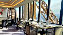 Restaurace Le Jules Verne v pařížské Eiffelově věži