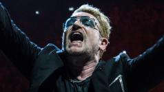 Člen kapely U2 kytarista Bono. Kapela začíná turné k 30. výročí natočení desky The Joshua Tree.