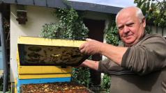 Včelař Vilém Kohut si bude muset vystačit s loňskými zásobami