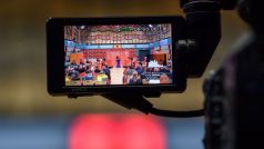 Sledujte debatu prezidentských kandidátů.