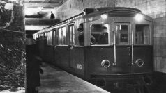 Moskevské metro slaví 85 let. První plány na jeho výstavbu vznikly už v roce 1902 za vlády cara Mikuláše II., pro veřejnost se ale otevřelo až 15. května roku 1935