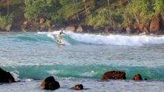 Lidé z Česka si oblíbili surfing na Srí Lance.