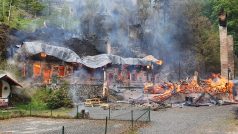 Požár chat v Rynarticích v národním parku České Švýcarsko