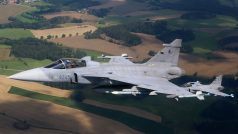 Jas-39 Gripen dokáže letět ve výšce přes 15 kilometrů.