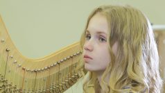 Ruska Aleksandra Arsenova, první harfistka na Concertino Praga