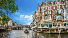 Kanál v Amsterdamu