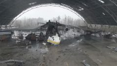 Největší letadlo světa ruské nálety zasáhly přímo do trupu