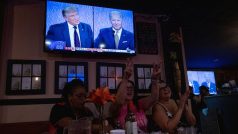 Trump s Bidenem mají za sebou první televizní debatu