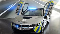 Vůz BMW i8 v policejních barvách.