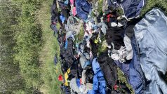 „Zůstanou po nich spacáky, oblečení a další odpadky, které musíme následně uklidit,“ říká starostka Hrušek