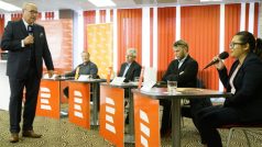 V Harrachově proběhla další předvolební debata s moderátorem Janem Pokorným