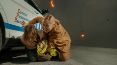 Cailee Spaeny a Kirsten Dunst ve snímku Občanská válka