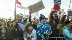 Demonstrace navazuje na protesty za odstoupení Babiše a nezávislou justici, které spolek organizoval v dubnu, květnu a červnu.