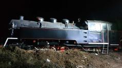 Škoda odhadem 150 000 korun vznikla v pátek večer při nehodě historické parní lokomotivy ve Veselí nad Moravou na Hodonínsku