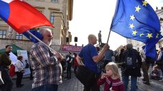 Demonstrace Proč? Proto!, která navazuje na středeční protestu proti prezidentu Miloši Zemanovi a vicepremiérovi Andreji Babišovi (ANO).