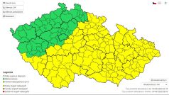 V Česku bude i v úterý vydatně pršet, hladiny řek můžou vystoupat místy až na druhý stupeň povodňové aktivity.