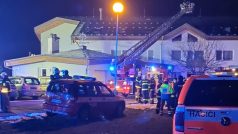 Při požáru domu s pečovatelskou službou na Semilsku zemřel jeden člověk
