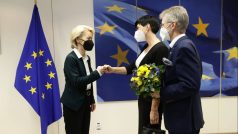 Předsedkyně Evropské komise Ursula von der Leyenová se setkala s předsedkyní Poslanecké sněmovny Markétou Pekarovou Adamovou a předsedou Senátu Milošem Vystrčilem