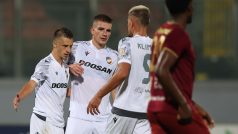 Fotbalisté Plzně slaví druhý gól do sítě maltské Gziry