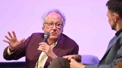 Geoffrey Rush s moderátorem Sašou Michailidisem