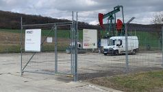 Areál nedaleko Dambořic, kde Moravské naftové doly těží ropu