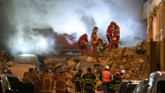 Záchranáři hledají přeživší pod troskami zříceného domu v Marseille