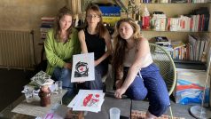 Tyto tři mladé ukrajinské umělkyně našly útočiště ve francouzském Bordeaux