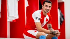 Rumunský záložník Nicolae Stanciu v dresu Slavie