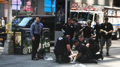 Řidič najel do chodců na newyorském náměstí Times Square.