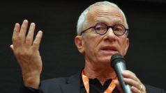 Na besedě v kongresovém sále představil svou tvorbu skladatel filmové hudby James Newton Howard
