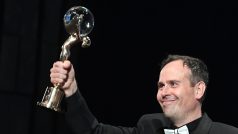 Křišťálový glóbus získal na Mezinárodním filmovém festivalu v Karlových Varech režisér Václav Kadrnka za film Křižáček.