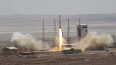 Írán úspěšně otestoval nosnou raketu Simorgh. Do vesmíru může vynést satelit