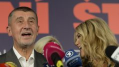 Vítěz parlamentních voleb Andrej Babiš s manželkou Monikou